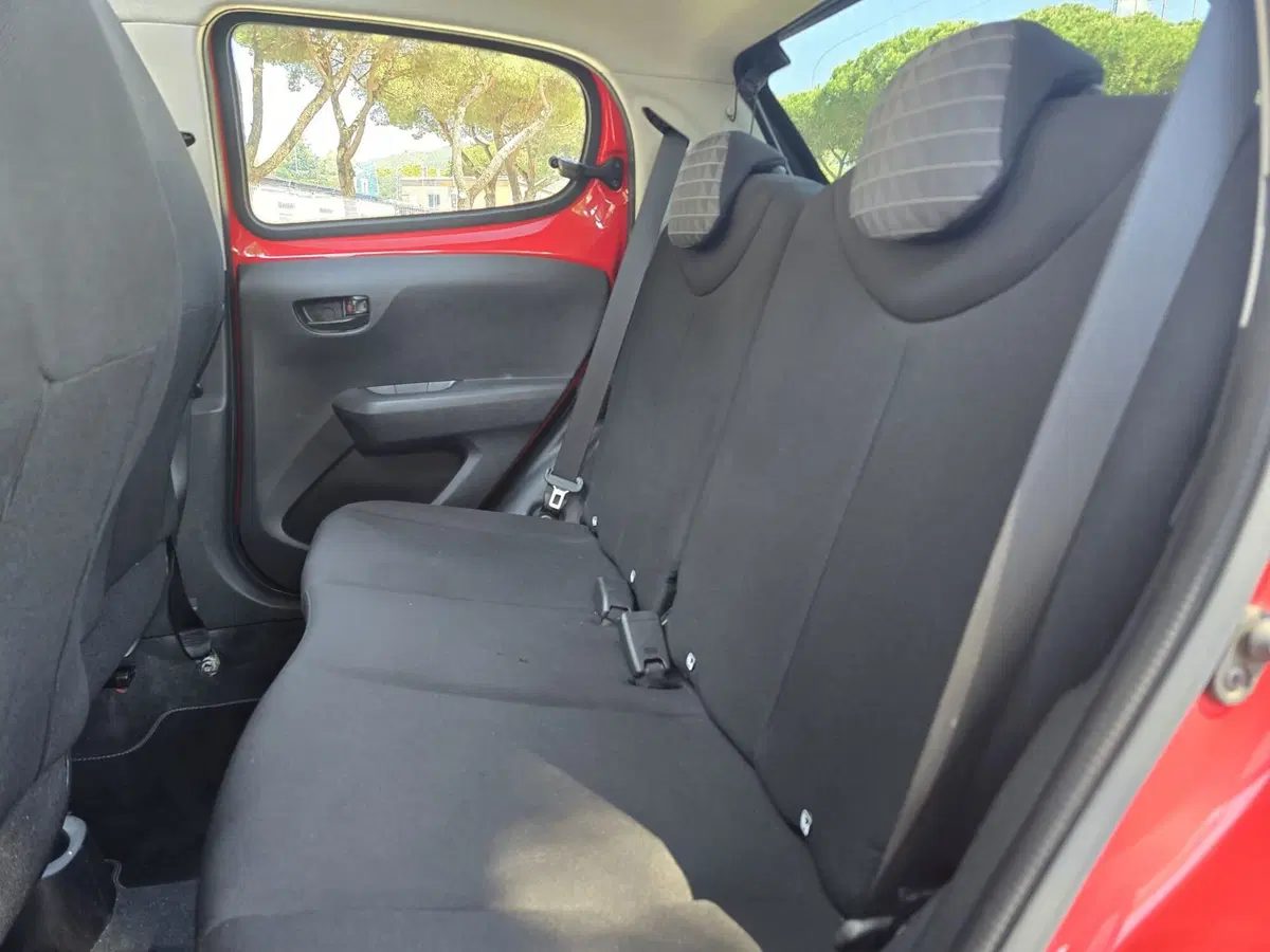 Peugeot 108 usata a Massa-Carrara (14)