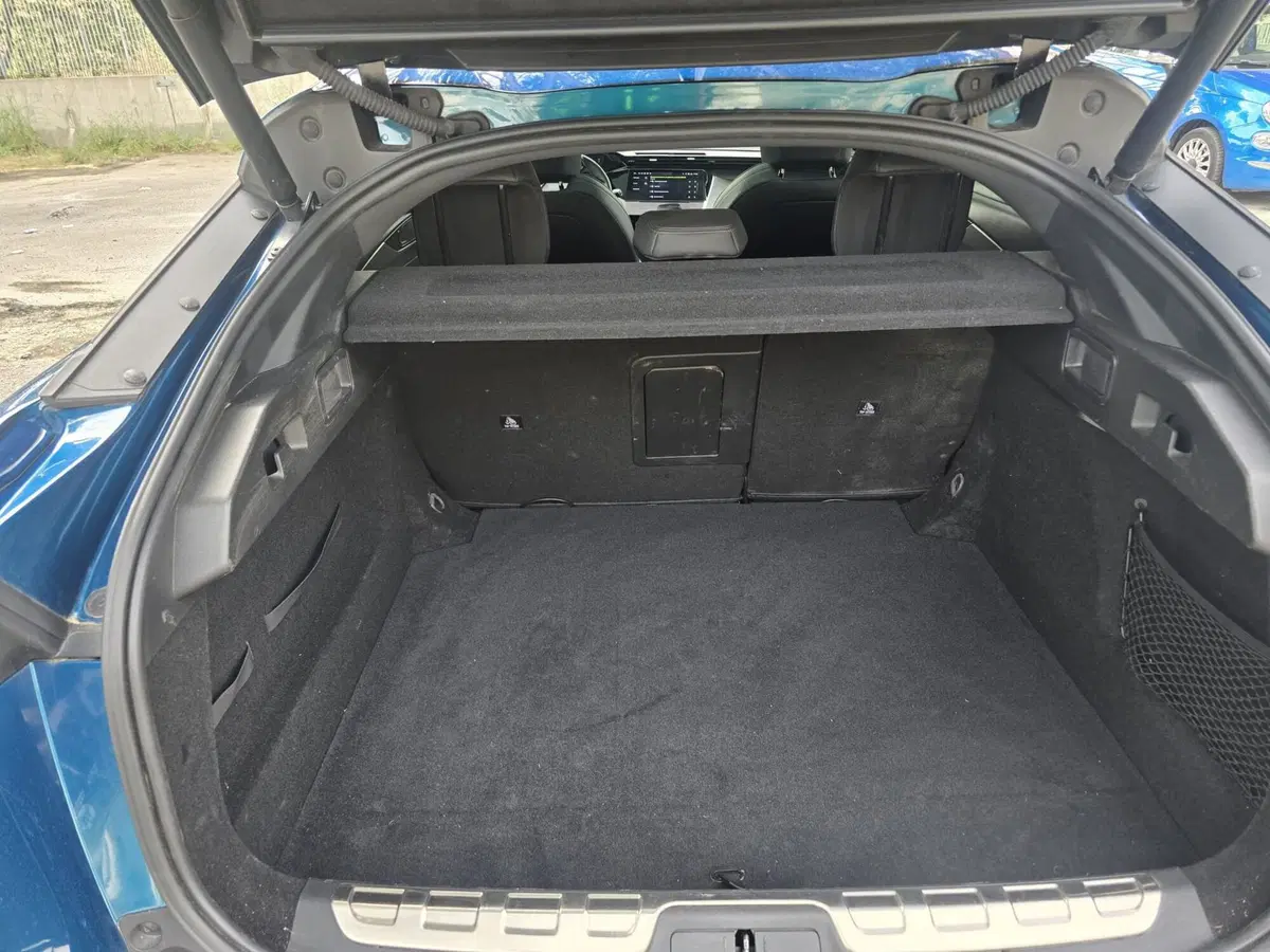 Peugeot 408 usata a Massa-Carrara (14)