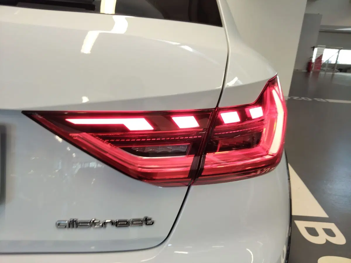 Audi A1 allstreet usata a Modena (17)