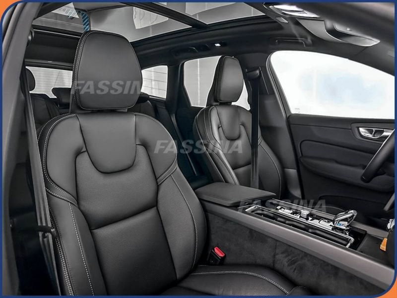 Volvo XC60 nuova a Milano (14)