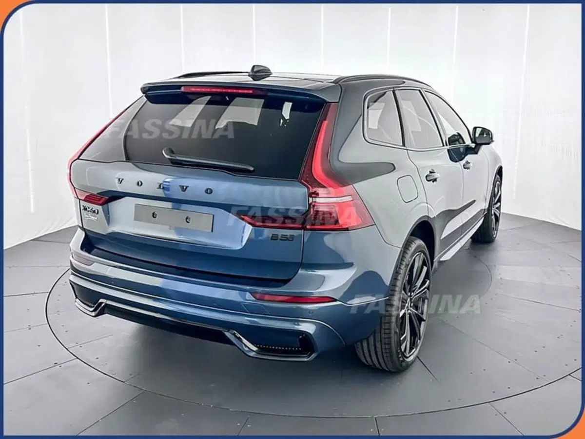Volvo XC60 nuova a Milano (6)