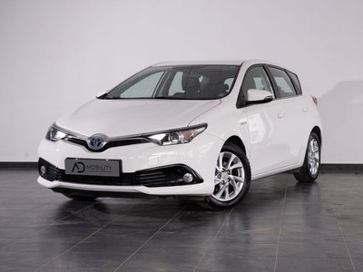 Toyota Auris 1.8 Hybrid Active del 2016 usata a San Severo