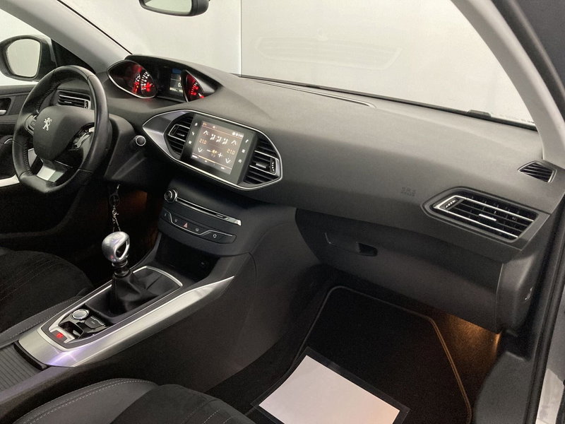 Peugeot 308 SW usata a Barletta-Andria-Trani (17)