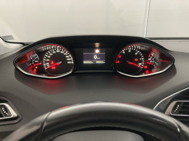 Peugeot 308 SW usata a Barletta-Andria-Trani (8)