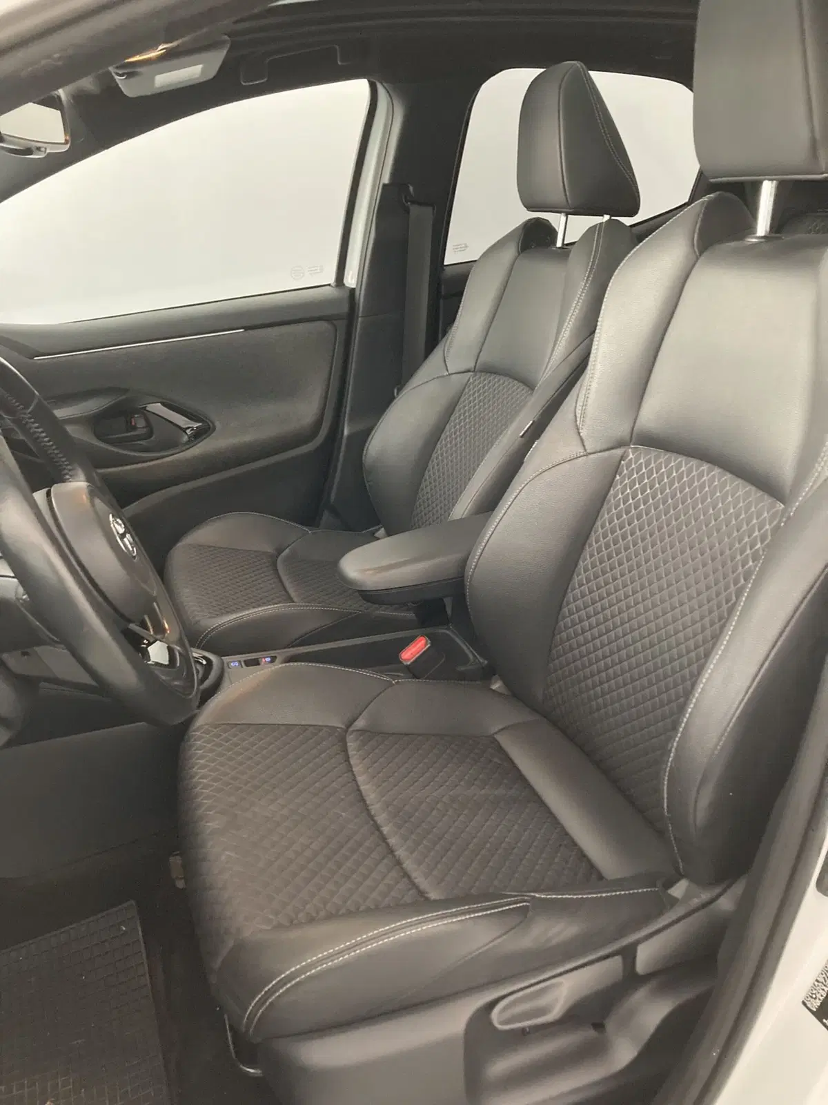 Toyota Yaris usata a Barletta-Andria-Trani (11)