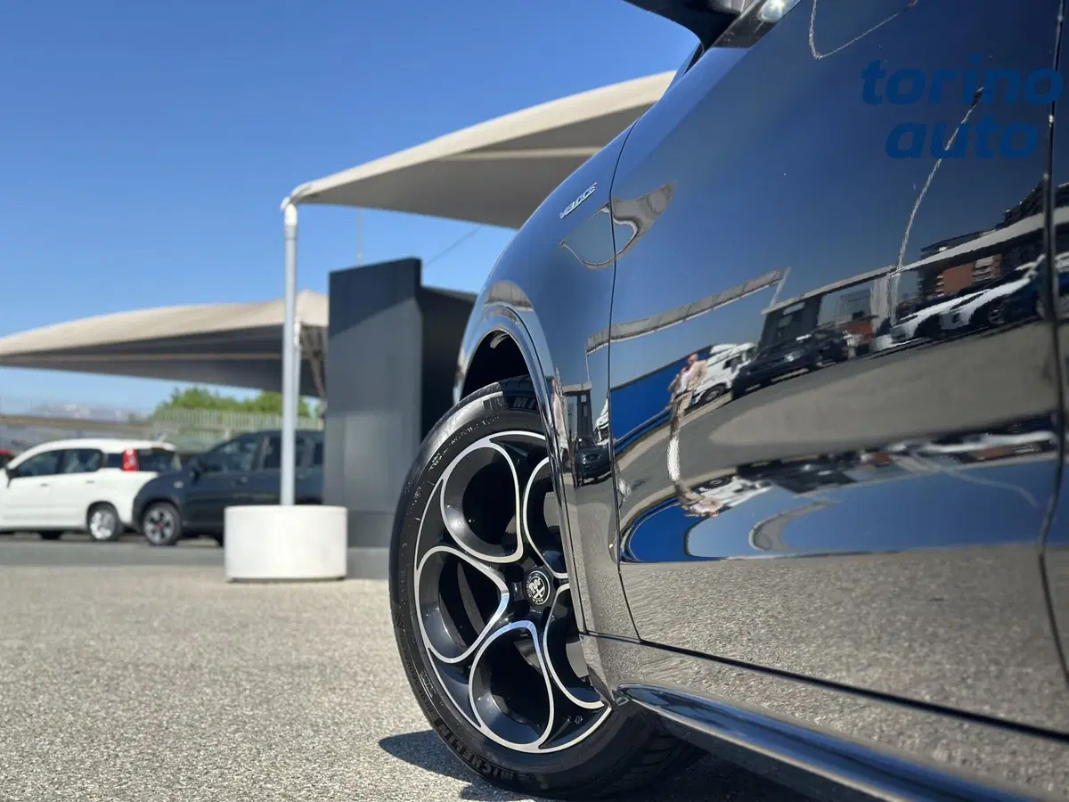 Alfa Romeo Stelvio usata a Torino (10)