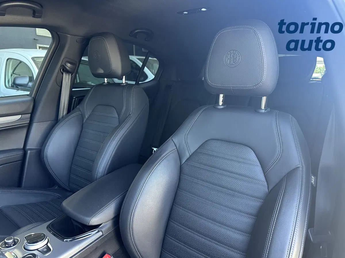 Alfa Romeo Stelvio usata a Torino (11)