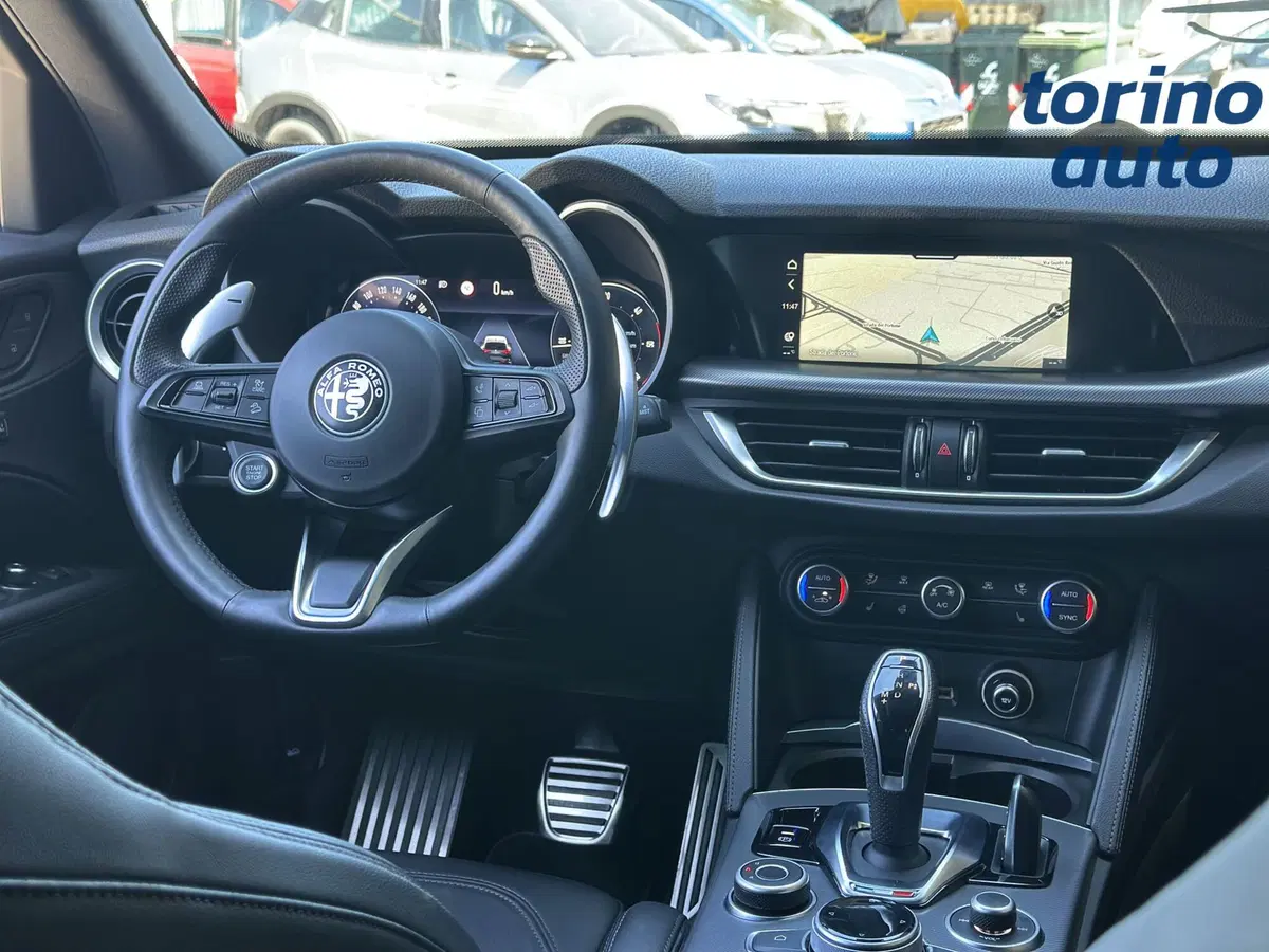 Alfa Romeo Stelvio usata a Torino (16)