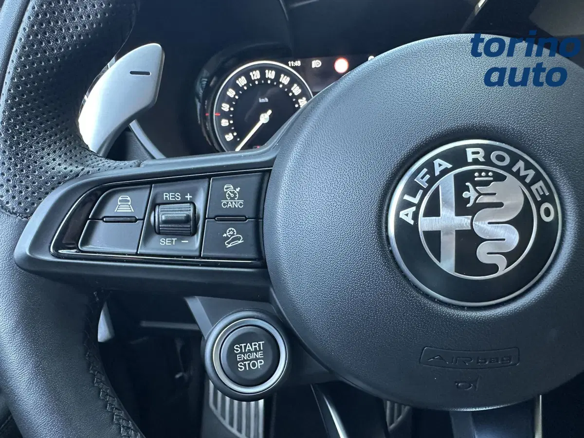 Alfa Romeo Stelvio usata a Torino (18)