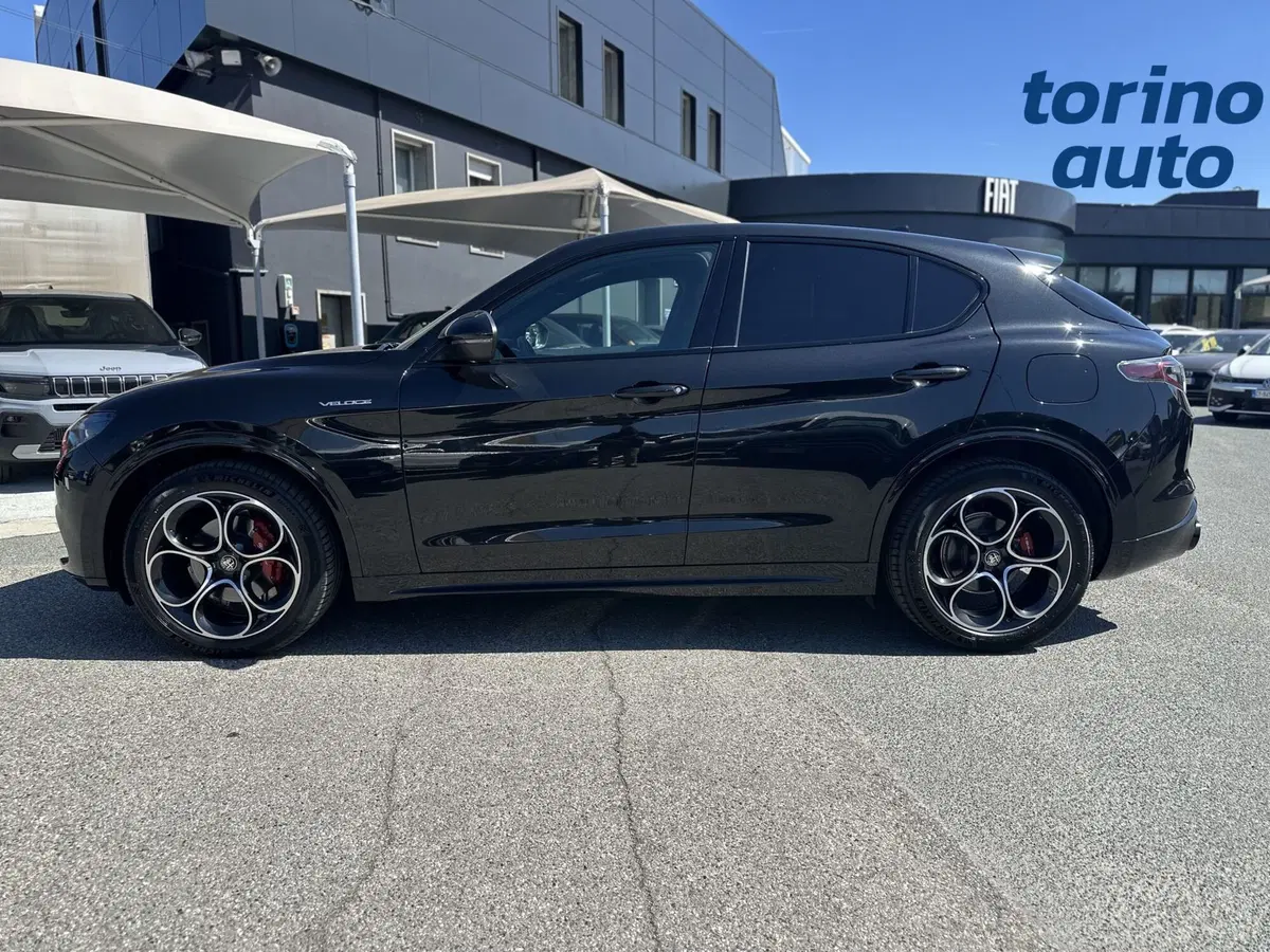 Alfa Romeo Stelvio usata a Torino (4)