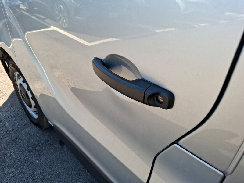 Renault Trafic Furgone usata a Latina (9)