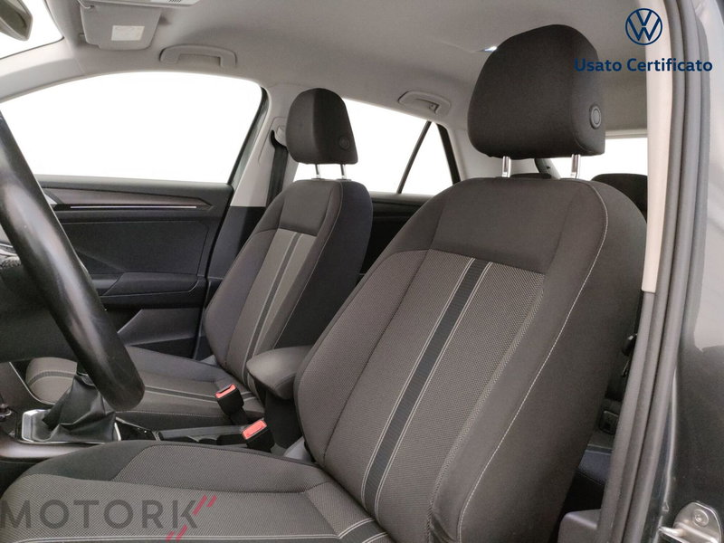 Volkswagen T-Roc usata a Varese (11)