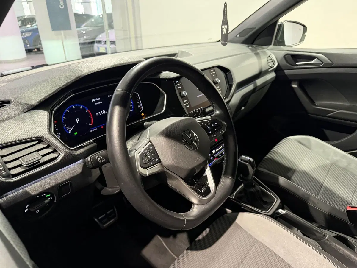 Volkswagen T-Cross usata a Genova (8)
