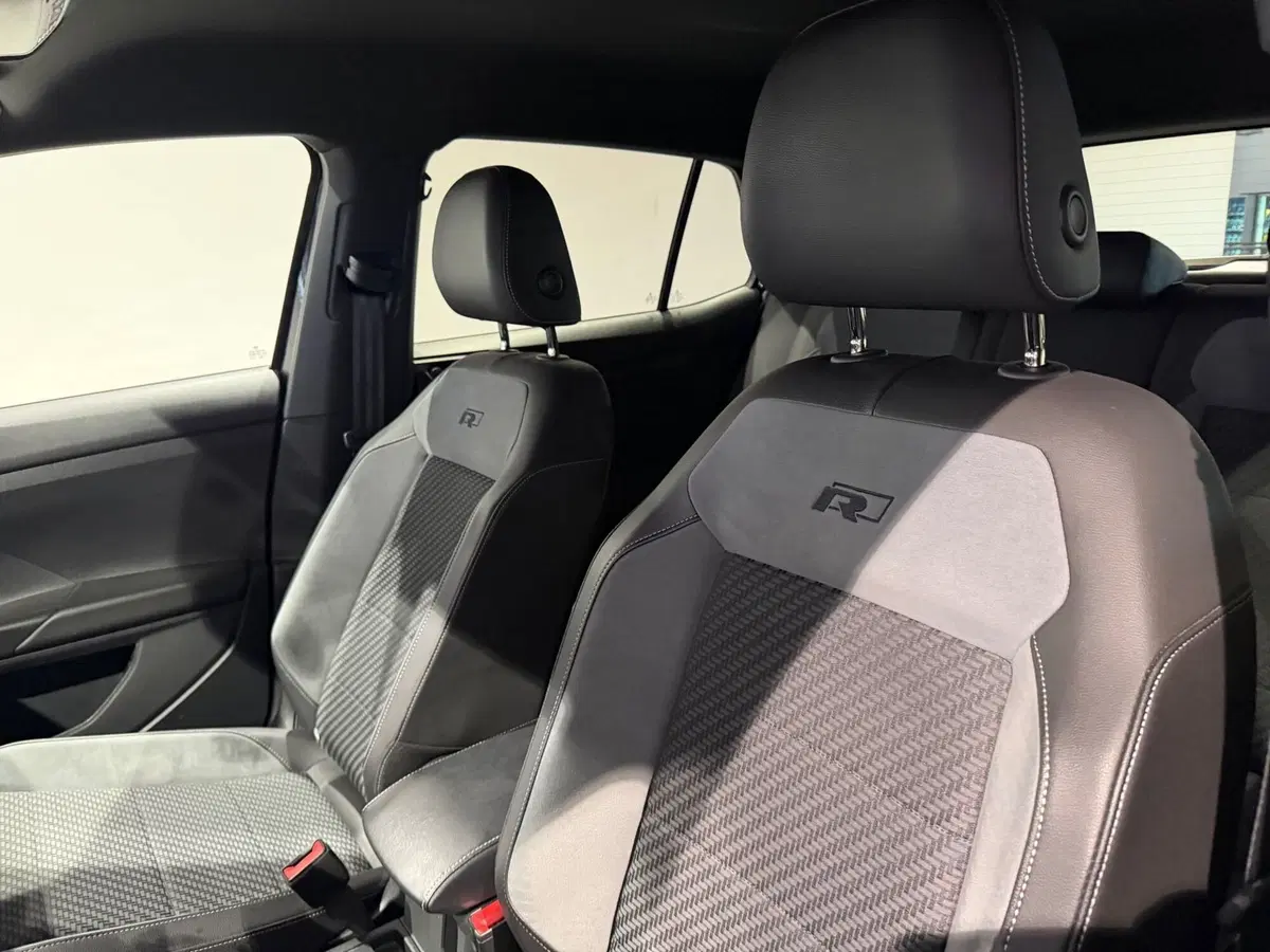 Volkswagen T-Cross usata a Genova (9)