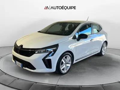 Renault Clio 1.0 tce Evolution Gpl 100cv del 2023 usata a Roma