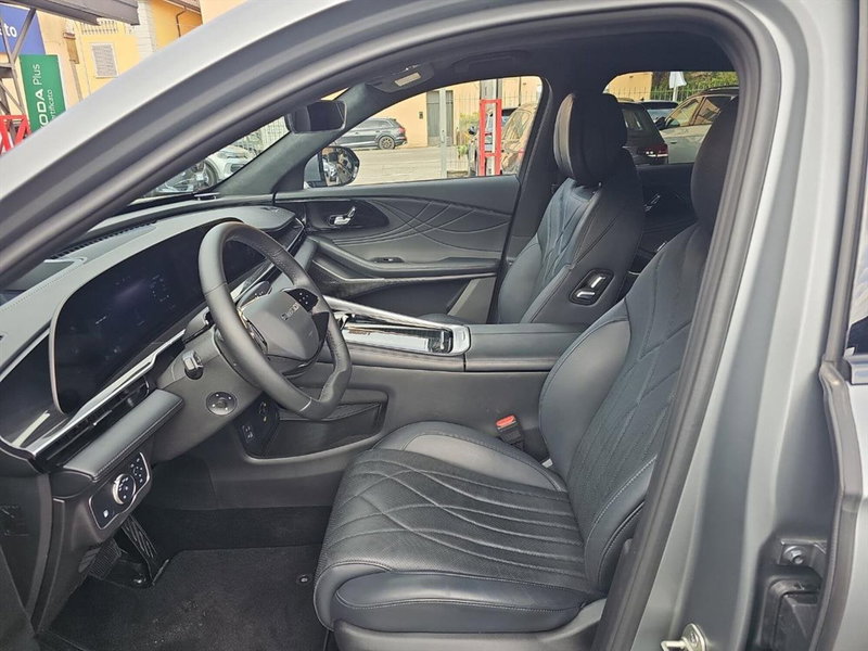 Omoda Omoda 9 SHS-P usata a Lecco (11)