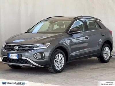 Volkswagen T-Roc 2.0 tdi Life 115cv del 2025 usata a Albano Laziale