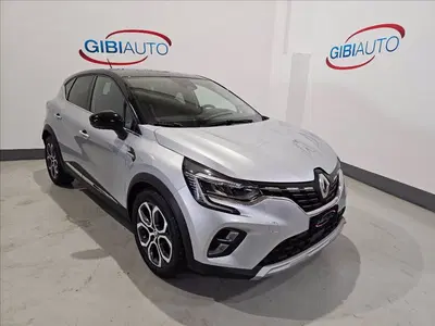 Renault Captur Full Hybrid E-Tech 145 CV Techno del 2023 usata a Palermo