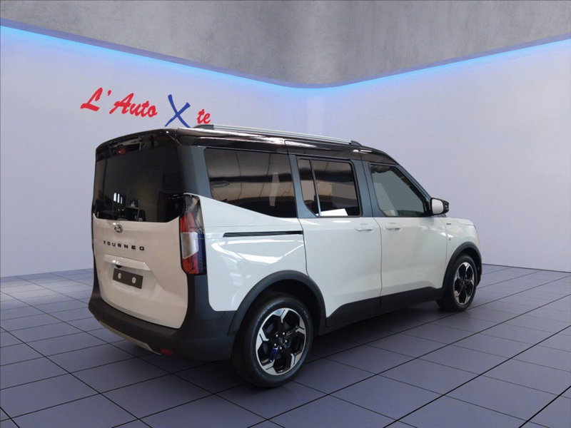 Ford Tourneo Courier nuova a Milano (11)