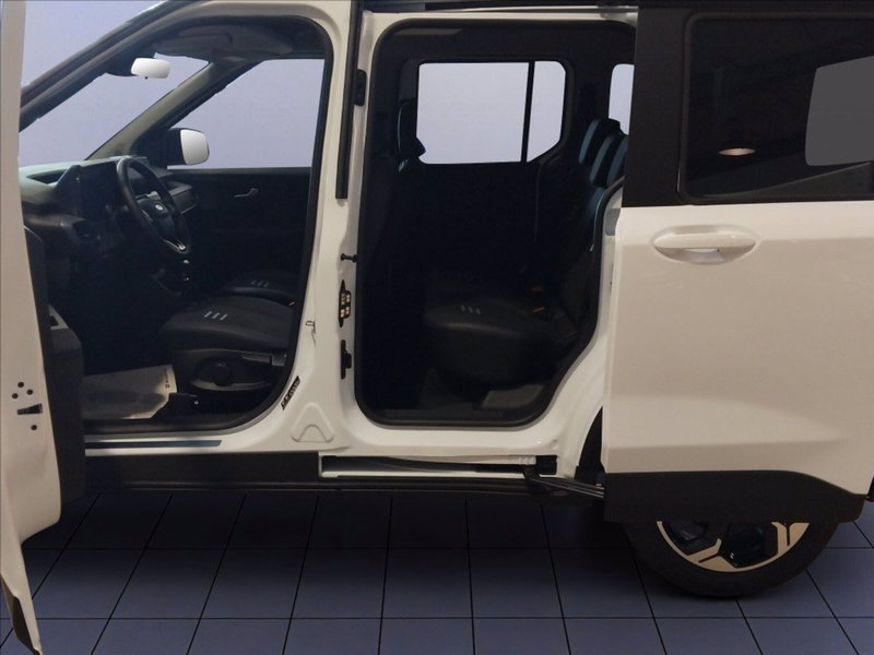Ford Tourneo Courier nuova a Milano (4)