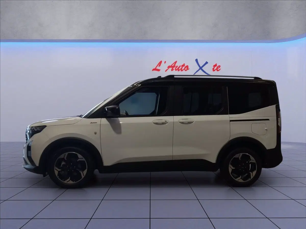 Ford Tourneo Courier nuova a Milano (7)