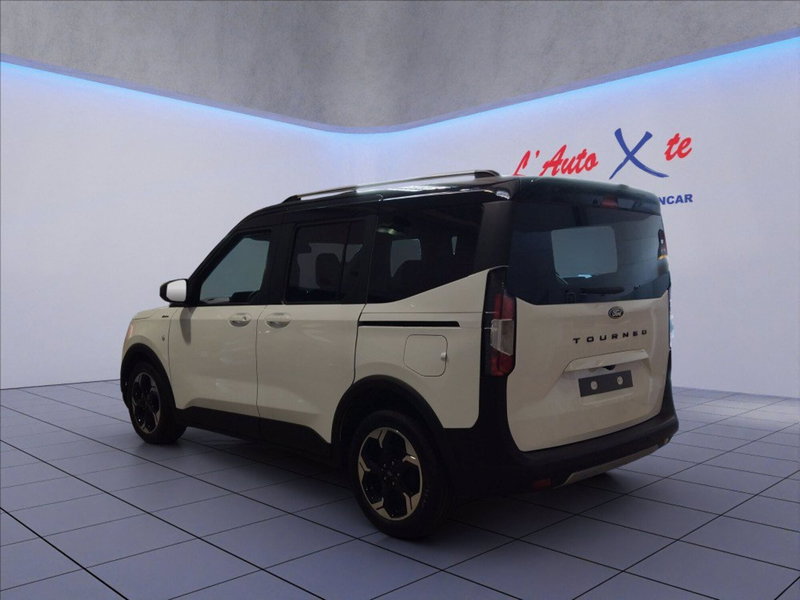 Ford Tourneo Courier nuova a Milano (9)