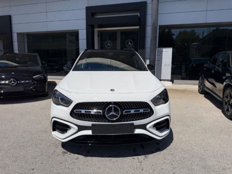 Mercedes-Benz GLA SUV nuova a Potenza (2)
