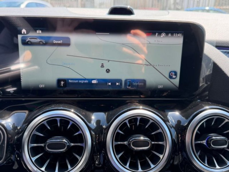 Mercedes-Benz GLA SUV nuova a Potenza (8)