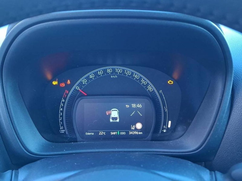 Toyota Aygo X usata a Torino (8)