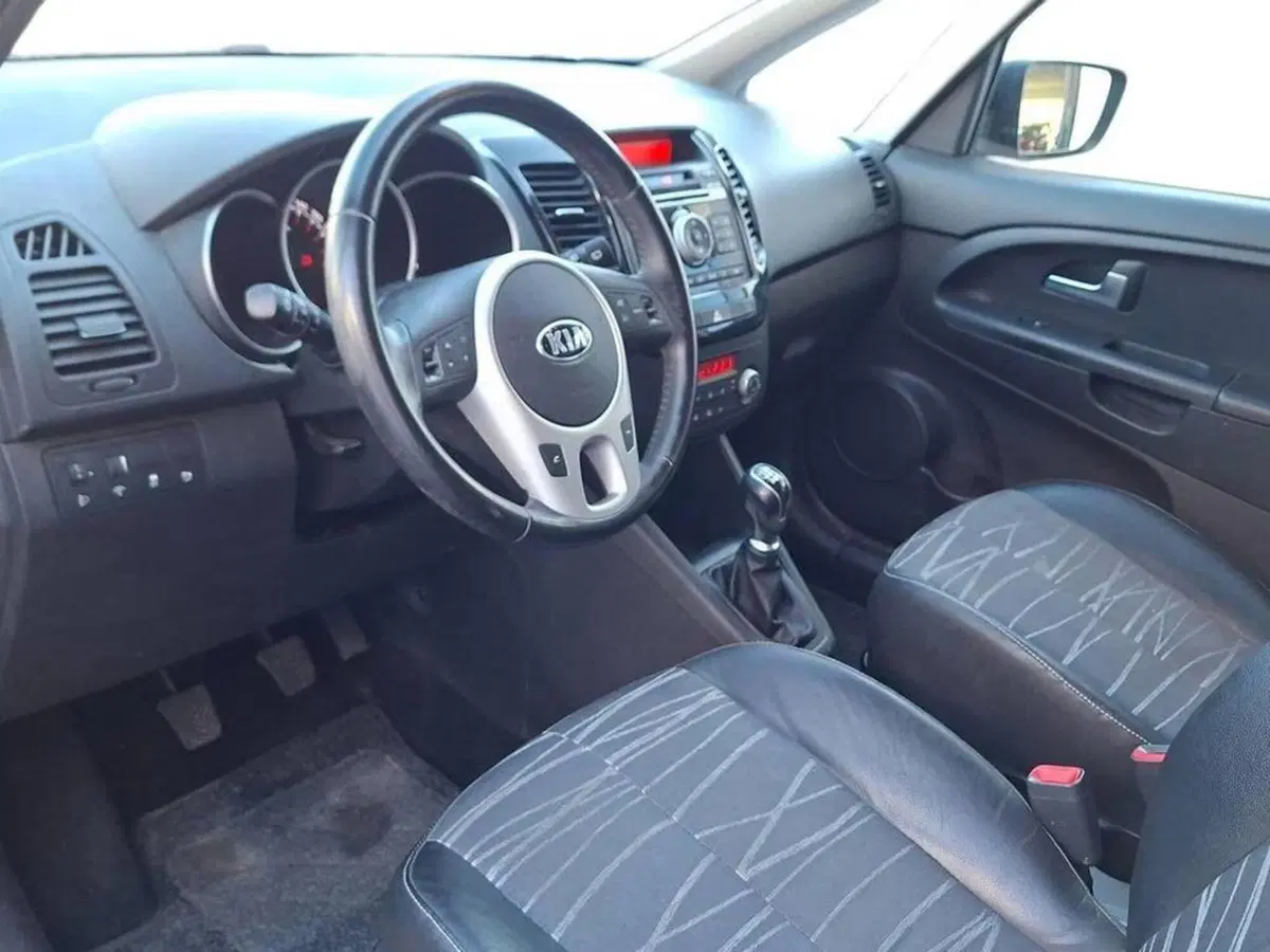 Kia Venga usata a Torino (11)