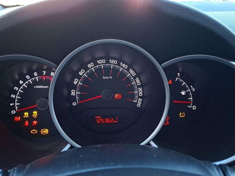 Kia Venga usata a Torino (8)