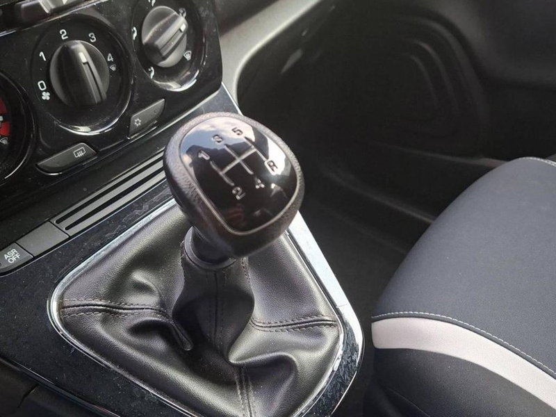 Lancia Ypsilon usata a Torino (10)