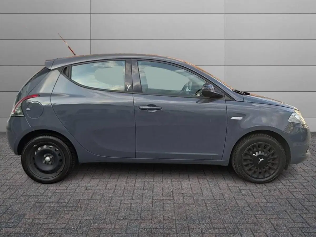 Lancia Ypsilon usata a Torino (5)