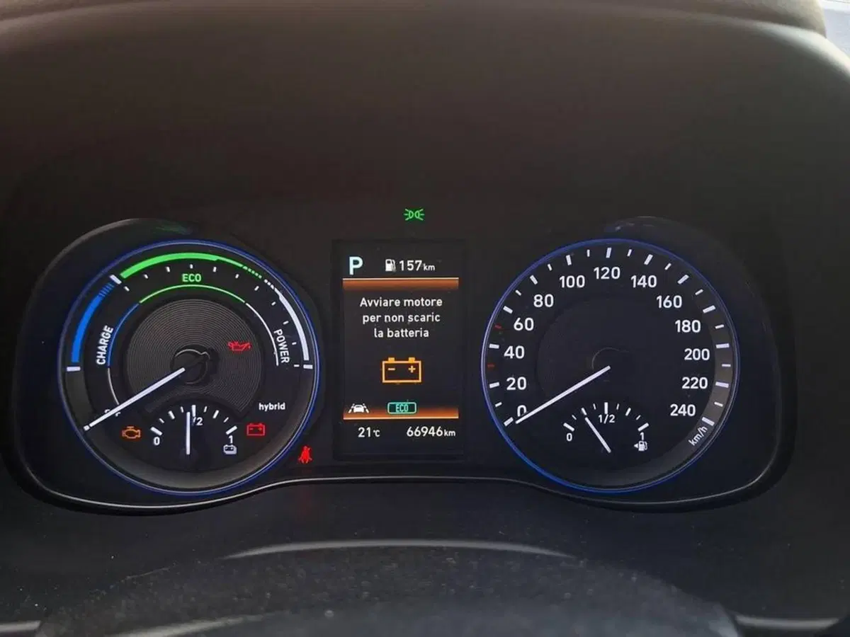 Hyundai Kona usata a Torino (8)