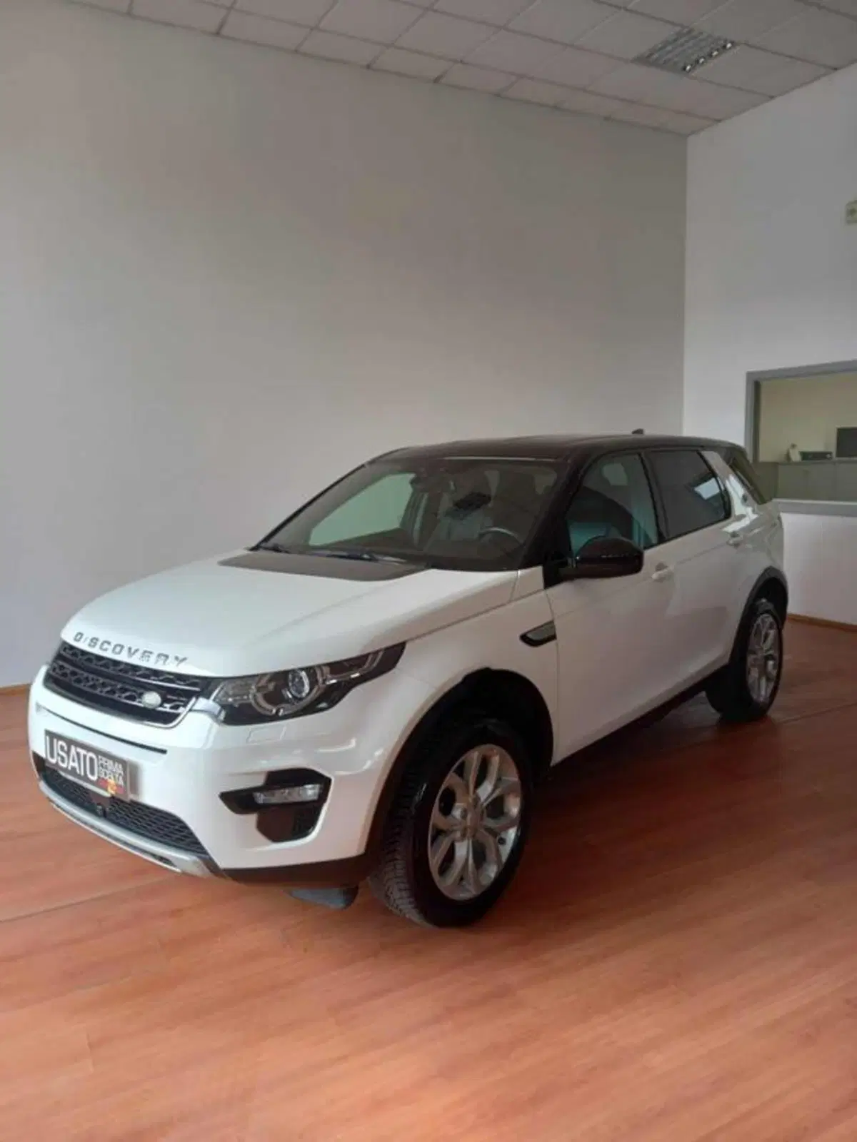 Land Rover Discovery Sport usata a Lucca