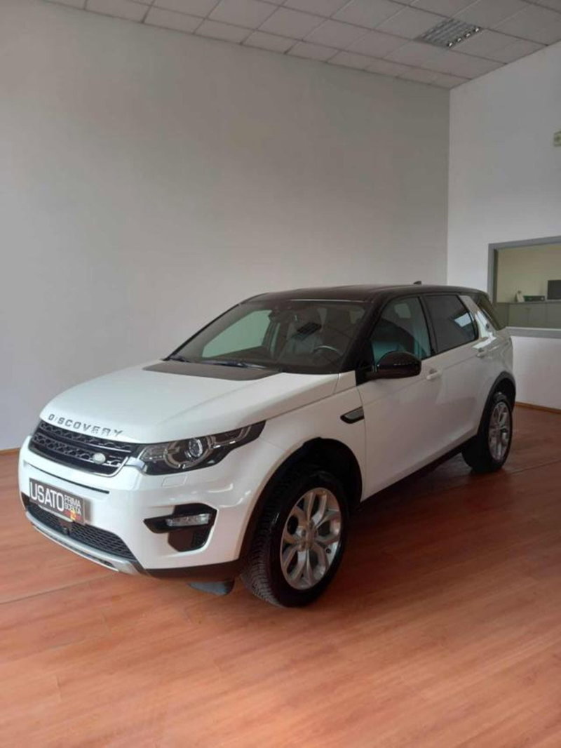 Land Rover Discovery Sport usata a Lucca