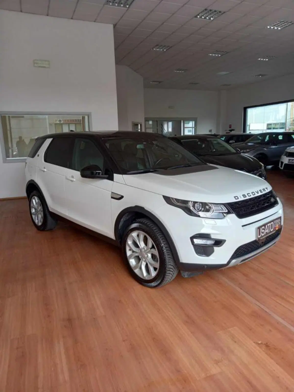 Land Rover Discovery Sport usata a Lucca (3)