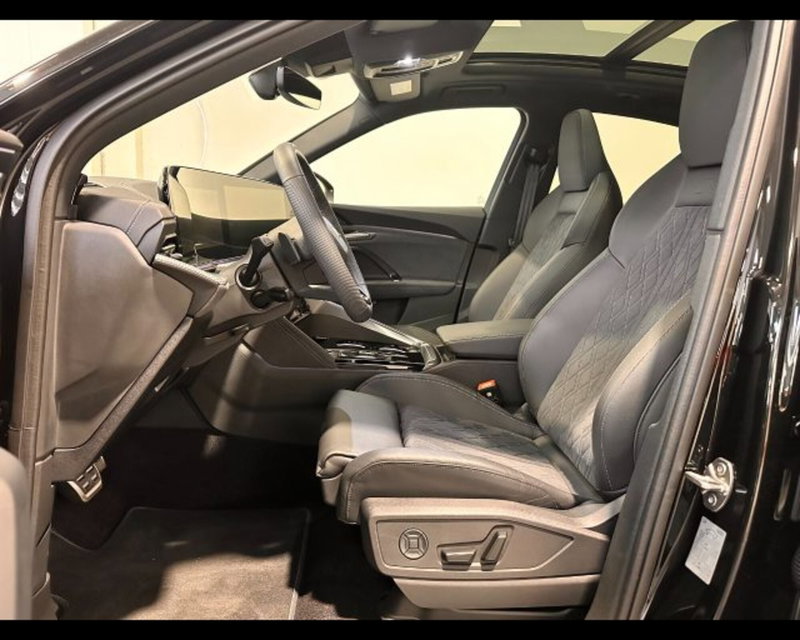 Audi Q5 Sportback nuova a Treviso (10)
