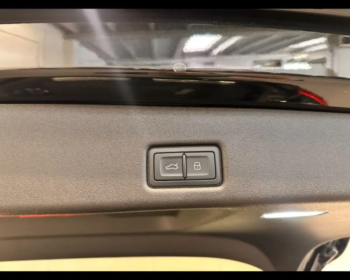 Audi Q5 Sportback nuova a Treviso (13)