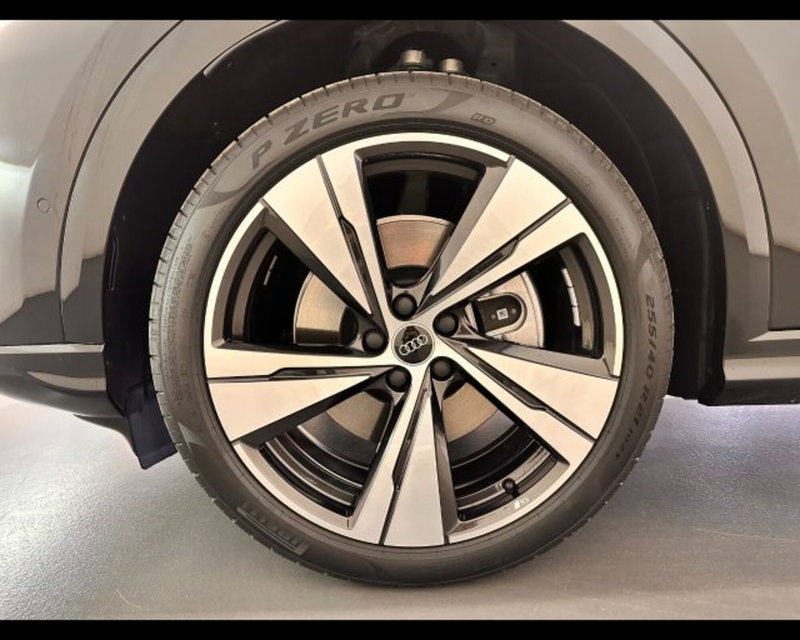 Audi Q5 Sportback nuova a Treviso (16)