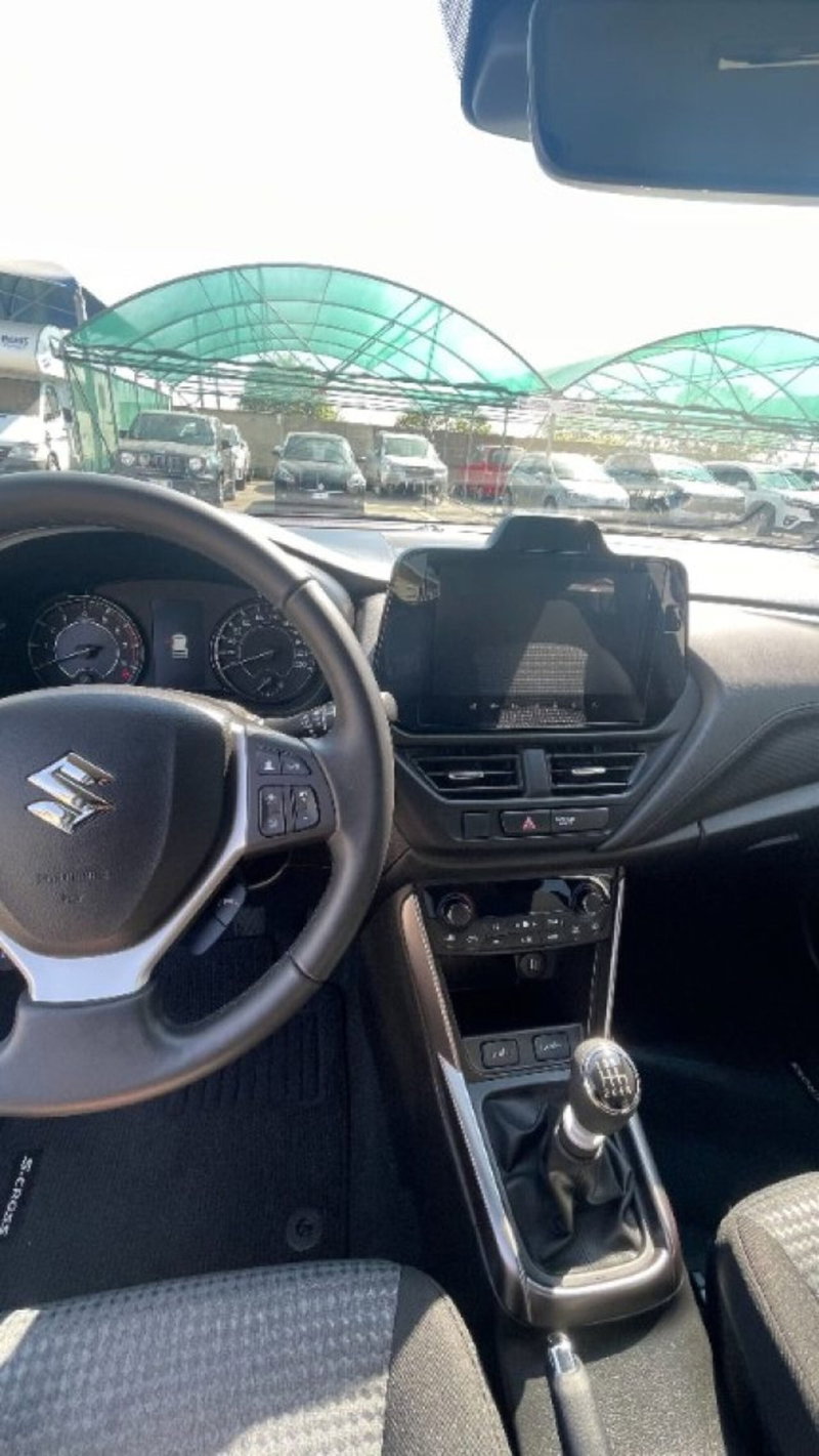 Suzuki S-Cross usata a Novara (11)
