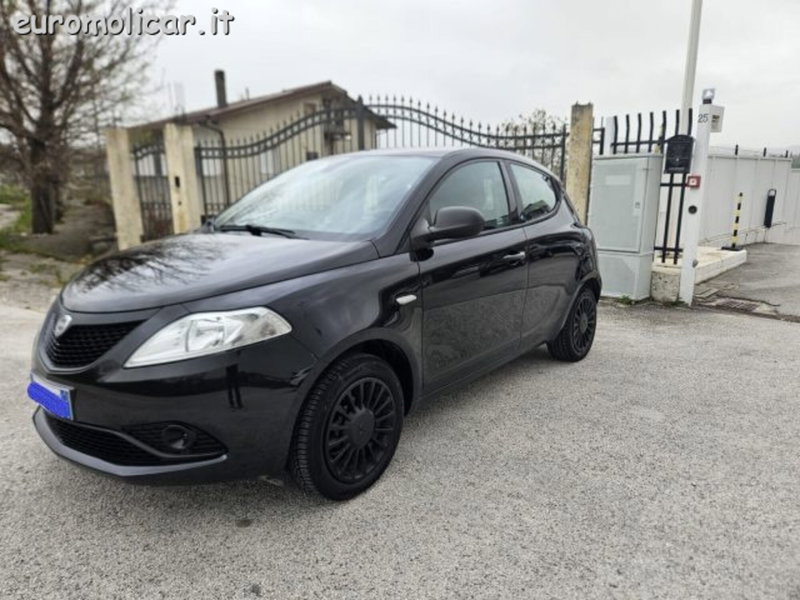 Lancia Ypsilon usata a Campobasso (6)