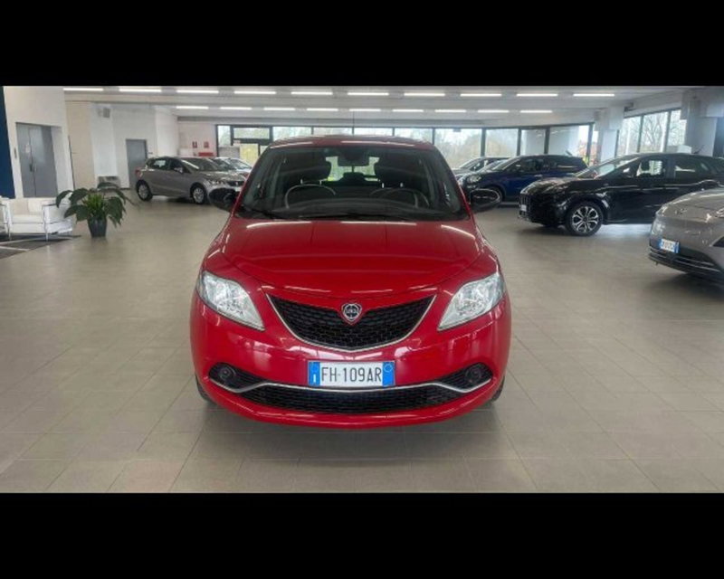 Lancia Ypsilon usata a Bologna (10)