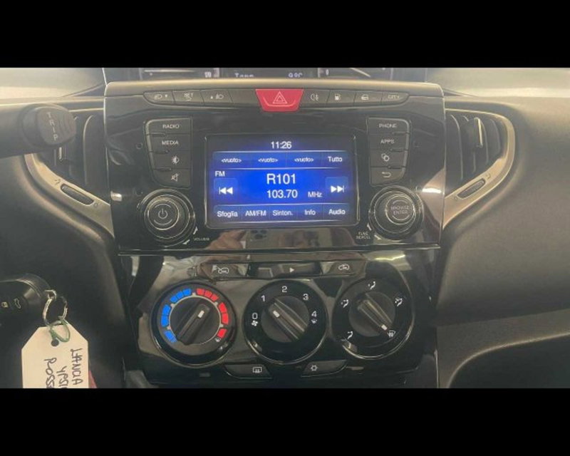 Lancia Ypsilon usata a Bologna (16)