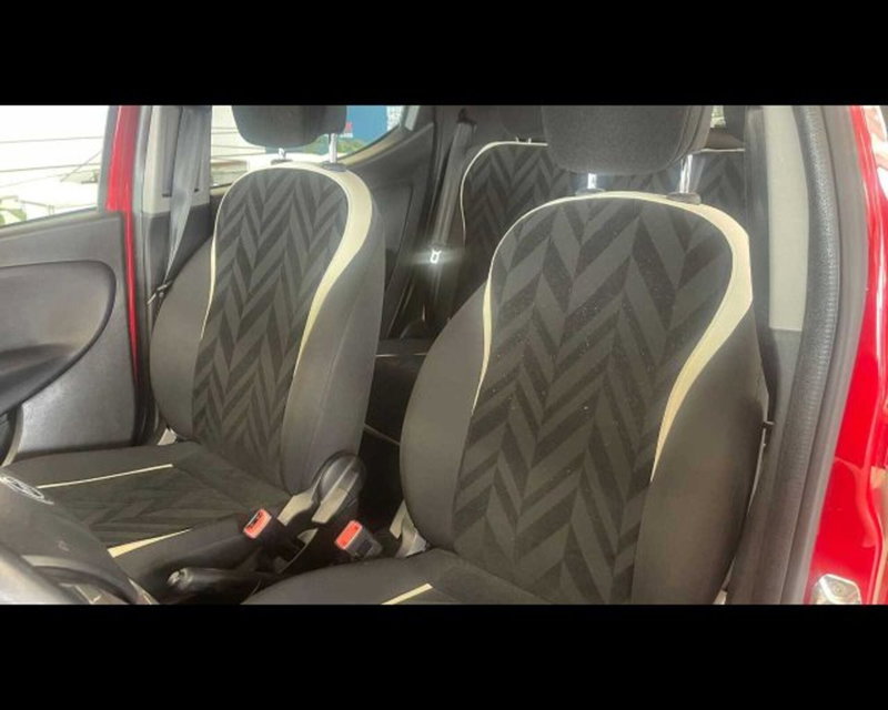 Lancia Ypsilon usata a Bologna (8)