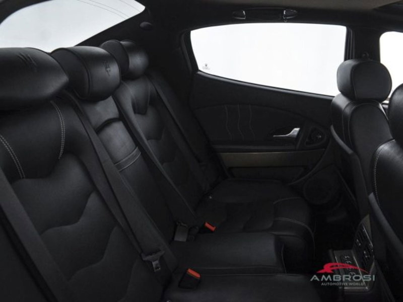 Maserati Quattroporte usata a Perugia (11)