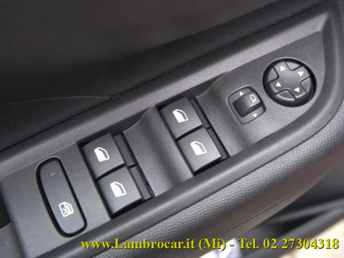 Opel Frontera nuova a Milano (11)