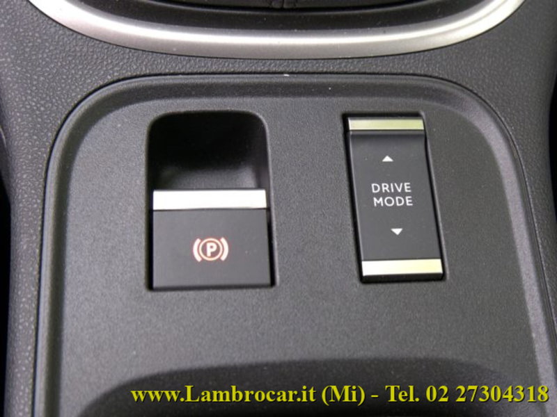 Jeep Avenger nuova a Milano (10)
