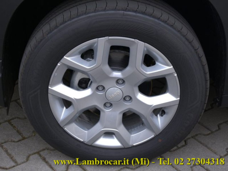 Jeep Avenger nuova a Milano (13)