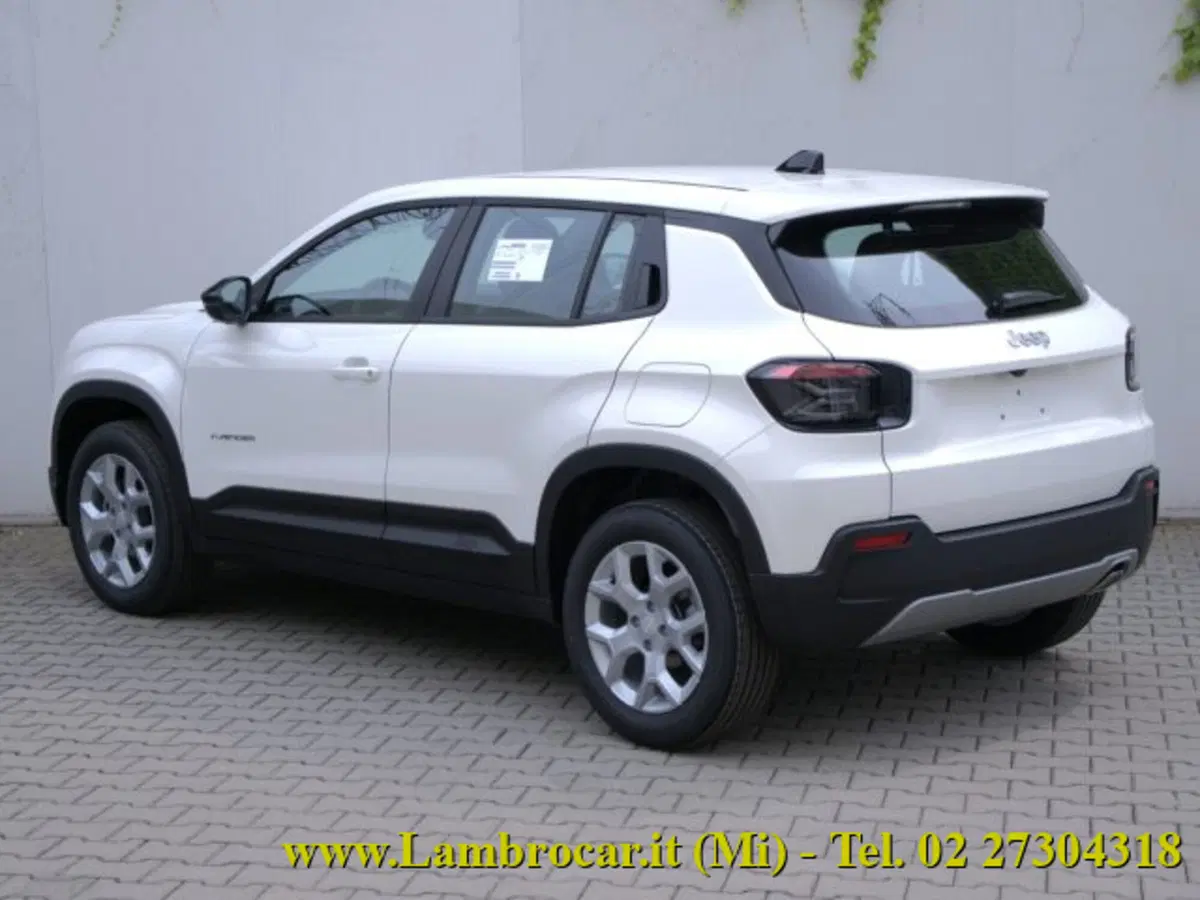 Jeep Avenger nuova a Milano (15)